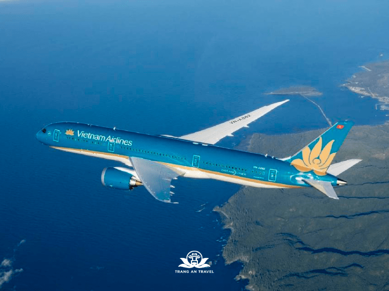 Tour bay Vietnam Airlines