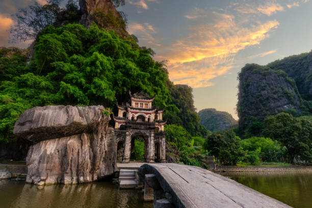 Kinh Nghiệm Du Lịch Ninh Bình | Chơi Gì ở Ninh Bình – Ăn Gì – Ở Đâu